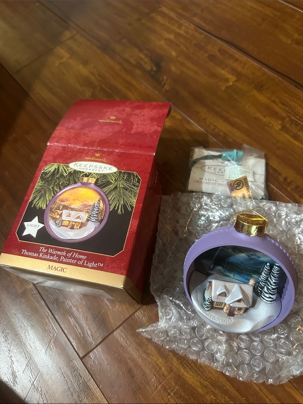 1997 Hallmark Thomas Kinkade The Warmth of Home Magic Light Ornament Box